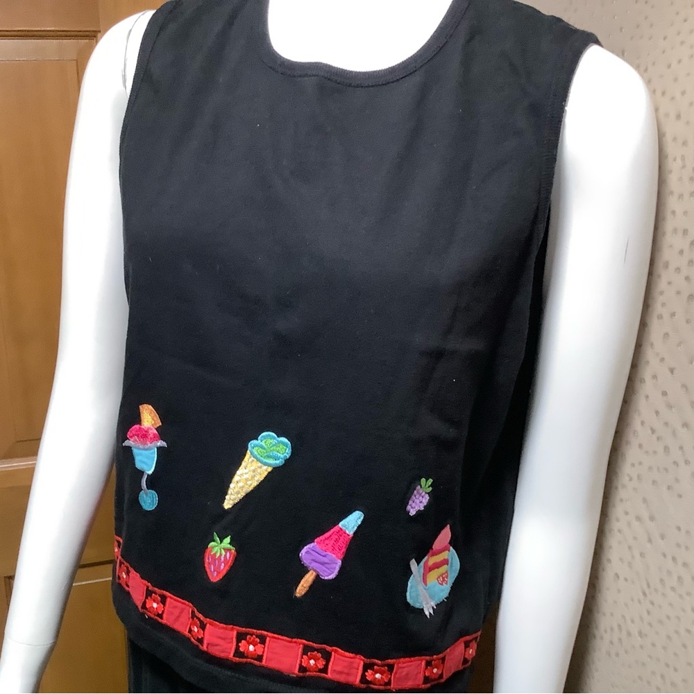 Vintage 90s Michael Simon Lite Black shell, embroidered ice cream and fruit top